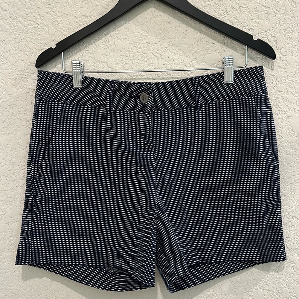 The limited dotted shorts size 10